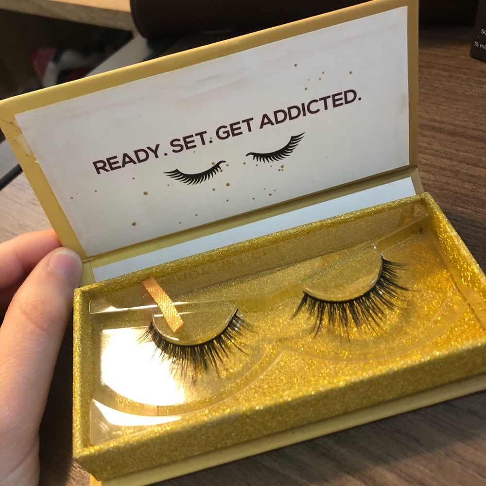 LASHAHOLIC INSTAGLAM LUXURY LASHES
